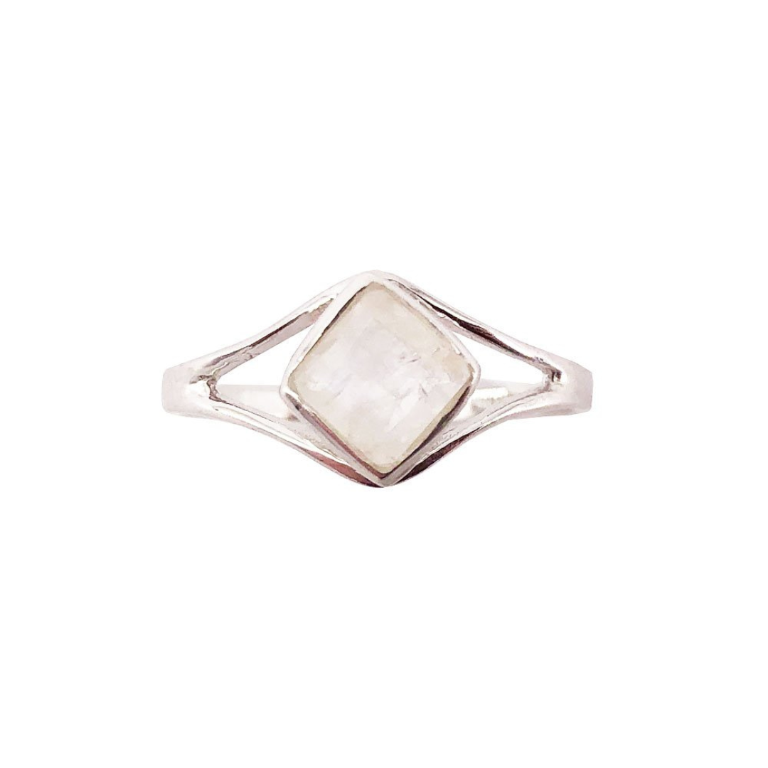 Elisabeth Moonstone Ring