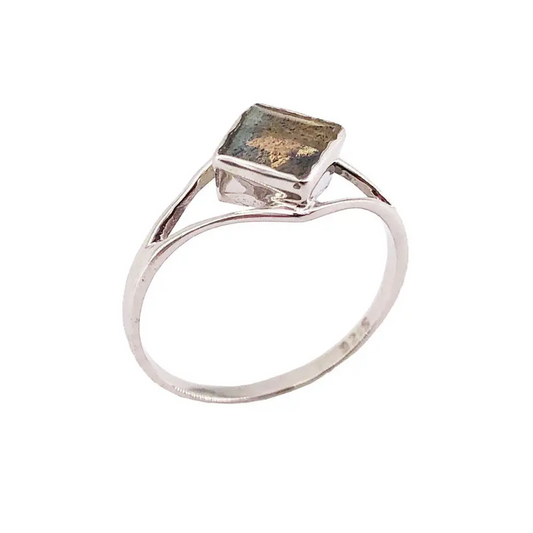 Elisabeth Labradorite Ring
