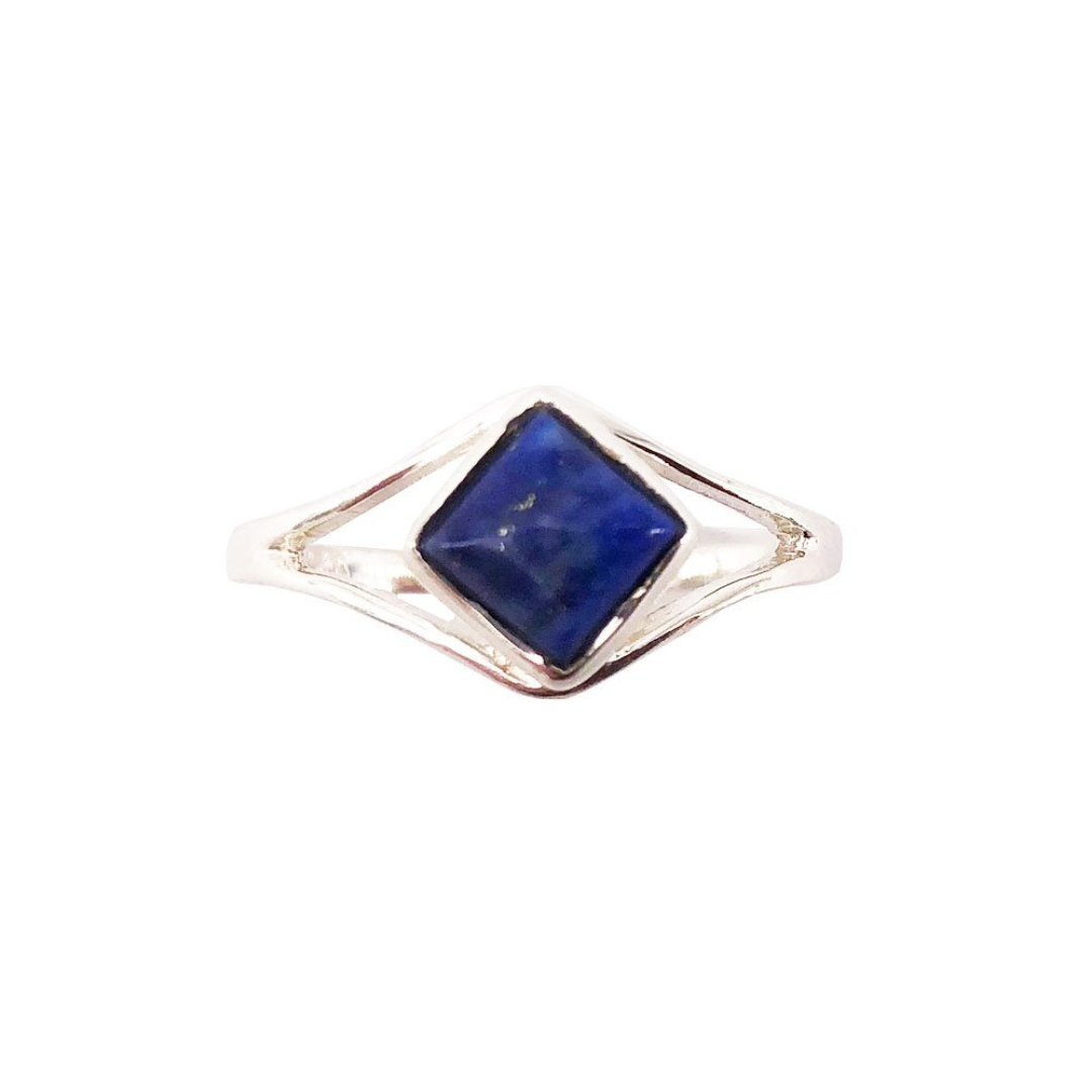 Elisabeth Lapis Lazuli Ring